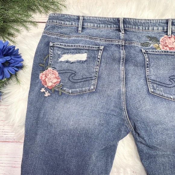 👖|•SILVER JEANS•| Mazy Slim Crop Floral Embroidered Jeans Size 20/L25👖 - Picture 4 of 10